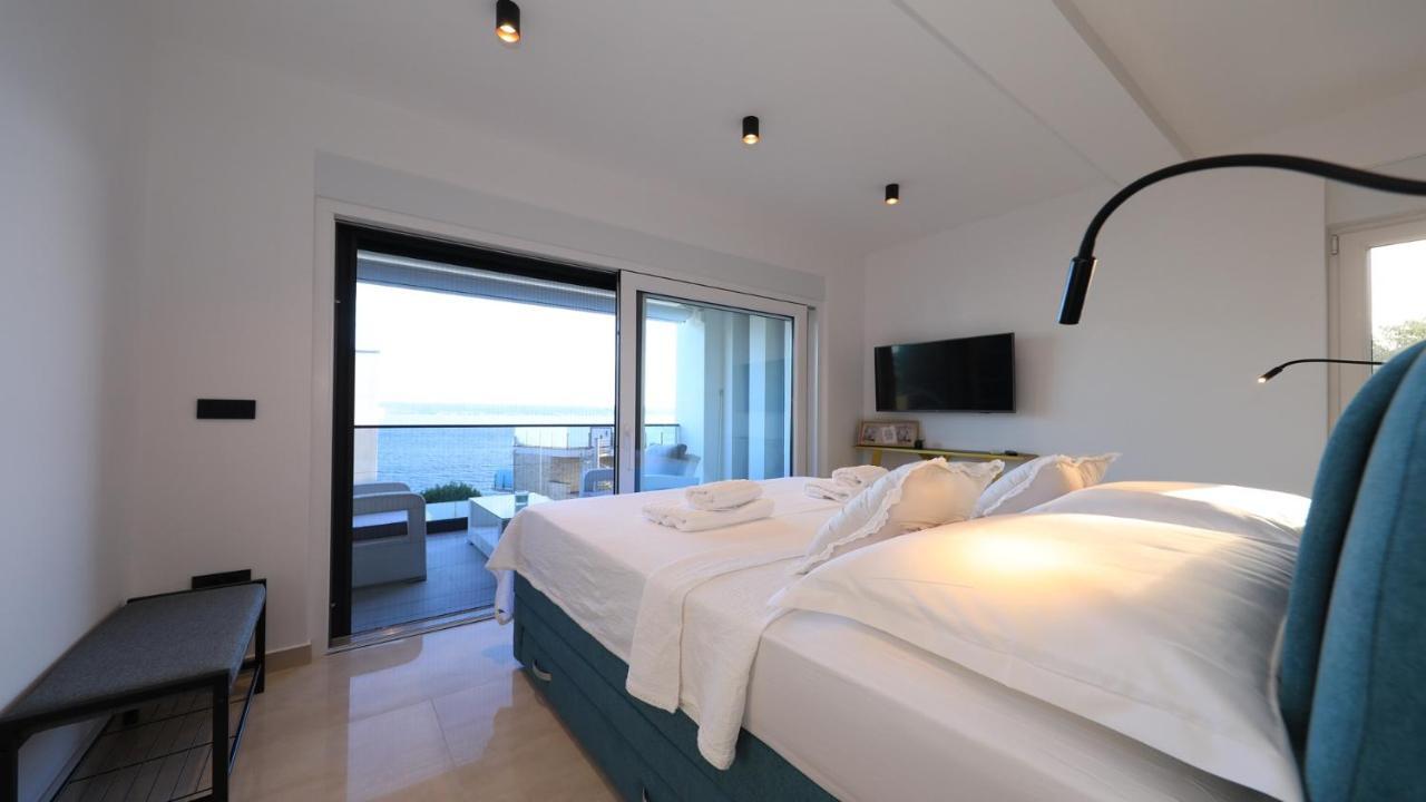 Adastra Apartments Maslenica Exterior photo