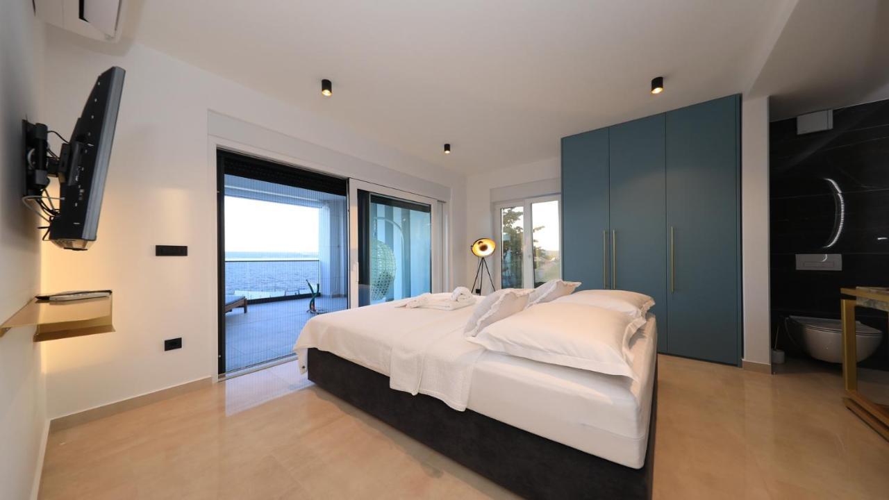 Adastra Apartments Maslenica Exterior photo