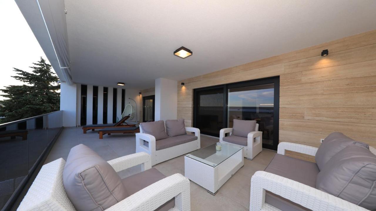 Adastra Apartments Maslenica Exterior photo