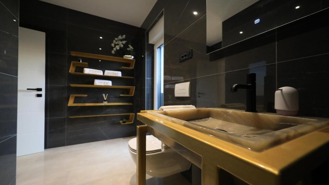Adastra Apartments Maslenica Exterior photo