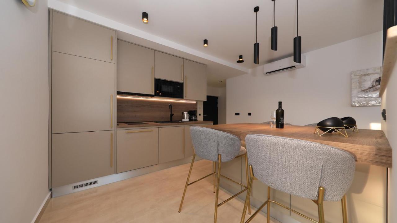 Adastra Apartments Maslenica Exterior photo