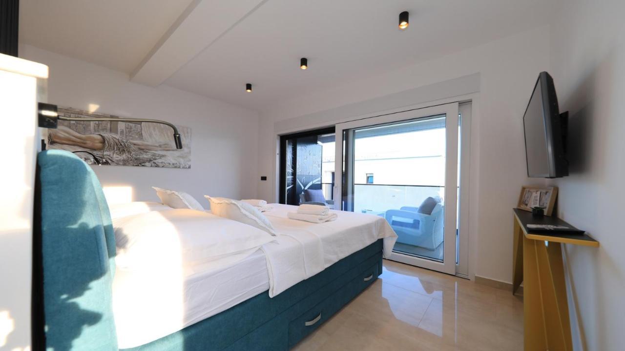 Adastra Apartments Maslenica Exterior photo