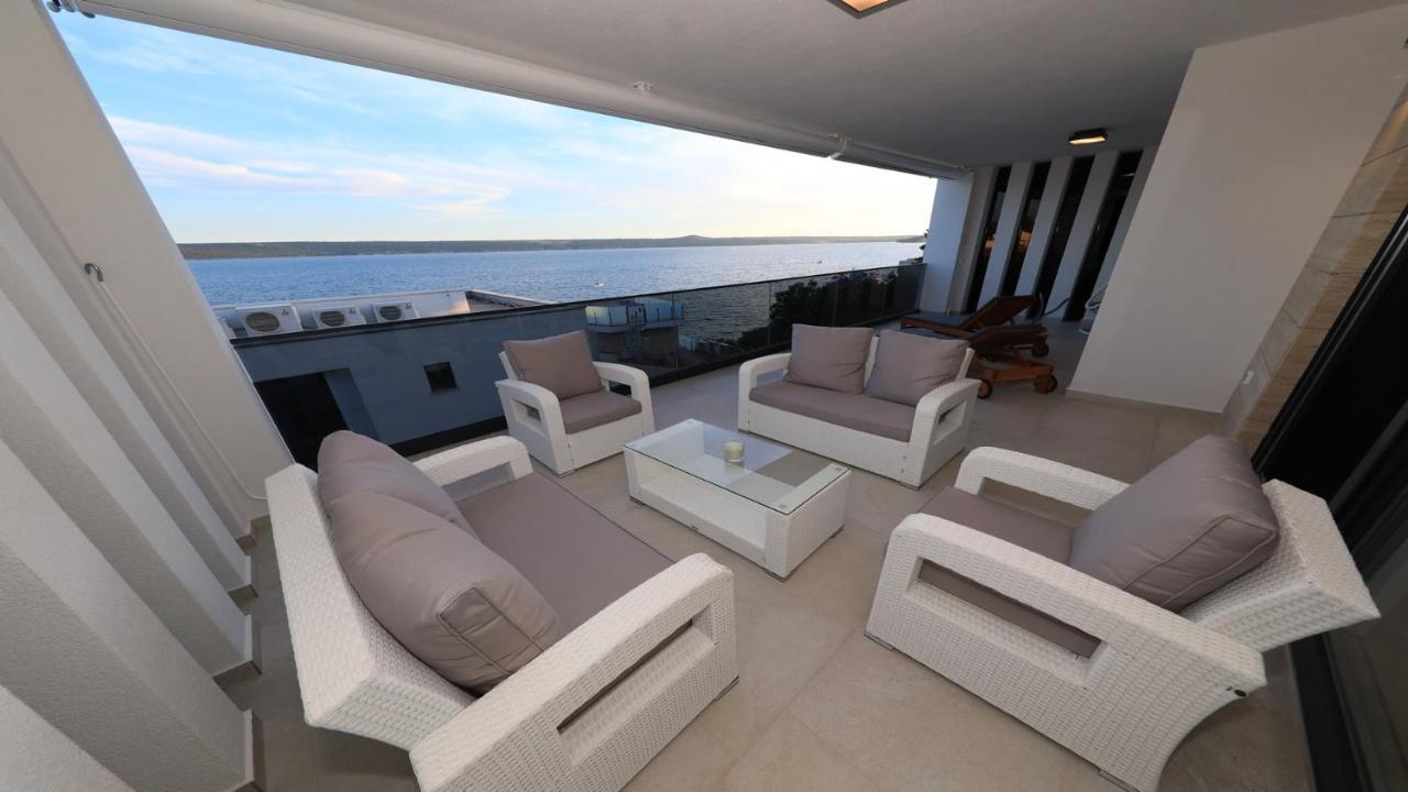 Adastra Apartments Maslenica Exterior photo
